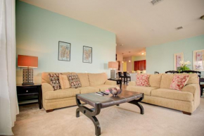 Top-Floor Luxurious LAKEVIEW Condo